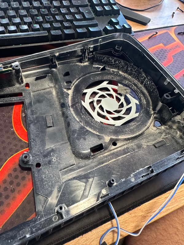 Смяна на течен метал и почистване на Playstation 5